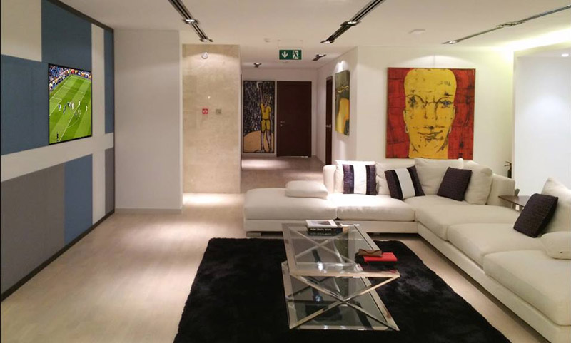 Dubai showroom, photo 2